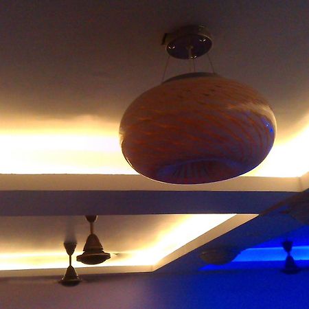 Hotel Rajendra Chinchani Esterno foto
