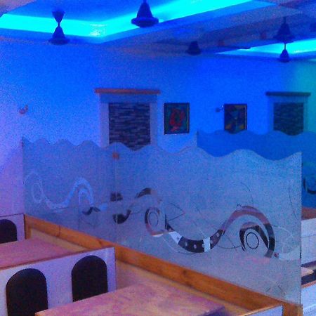 Hotel Rajendra Chinchani Esterno foto
